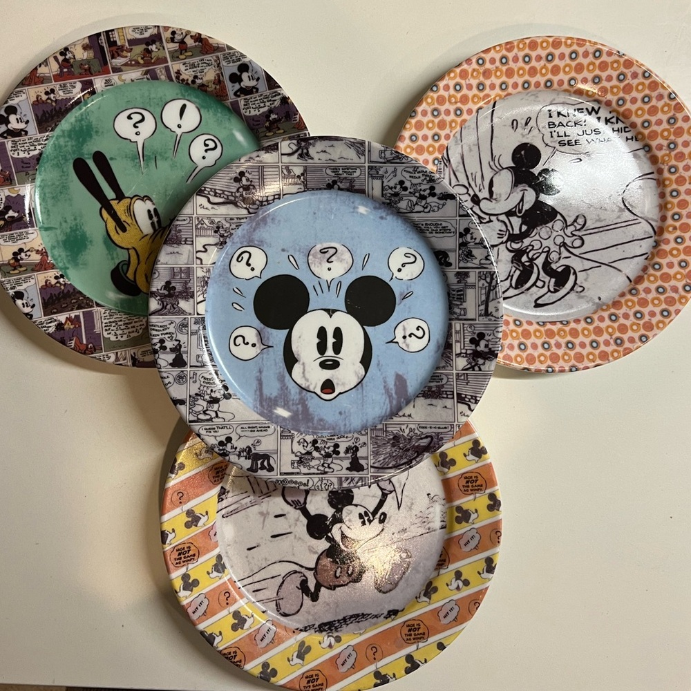 Set of 4 Disney Classic White Plate with iconic vintage Disney characters